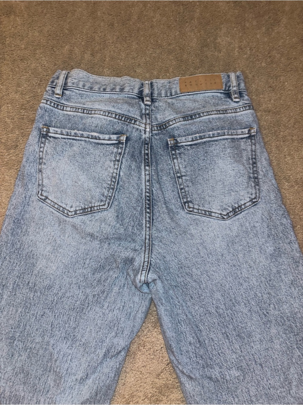 PacSun Women’s Relaxed Light Blue Straight Leg Jeans